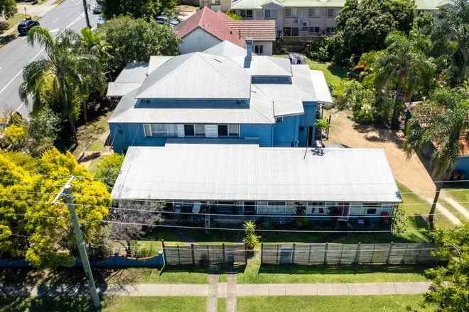 8 Self-Contained Flats Queenslander with Development Potential