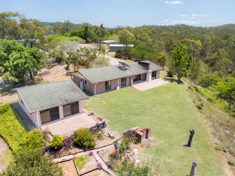 RENOVATORS DREAM ON 5 ACRES