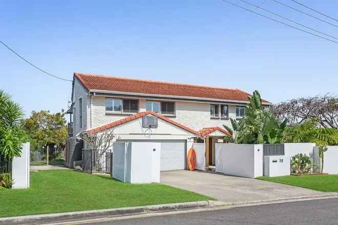 Beachfront Residence with Stunning Views and Easy Access to Mooloolaba Beach