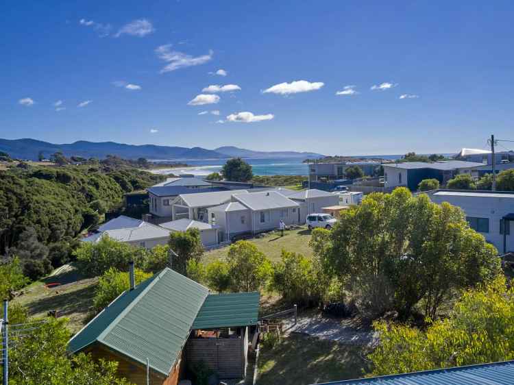 House For Sale in Bicheno, Tasmania