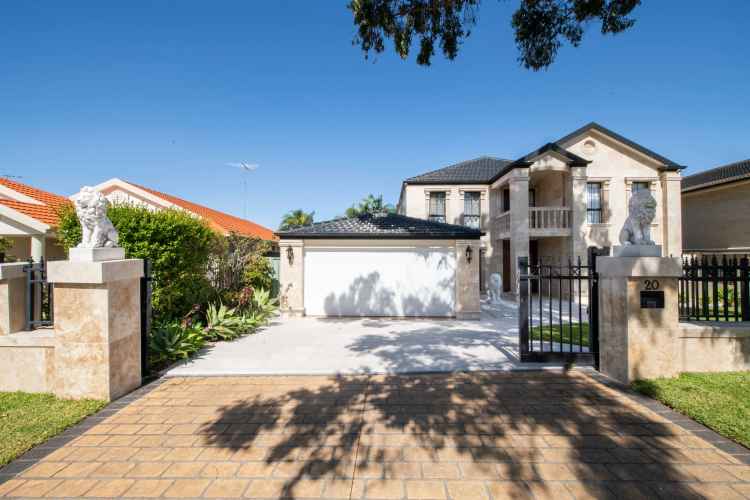 Stunning 5-Bedroom Home in the Heart of Glenmore Park!