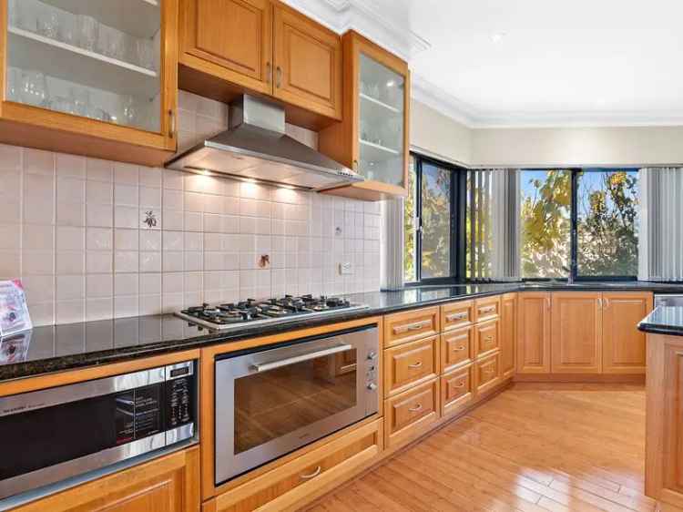 House For Sale in City of Cockburn, Western Australia