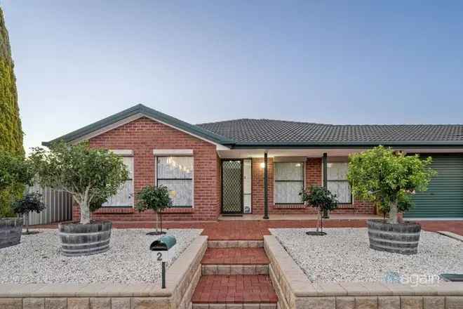 Spacious Family Home in Noarlunga Downs