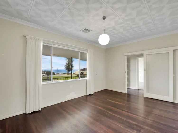 House For Sale in Geraldton, Western Australia