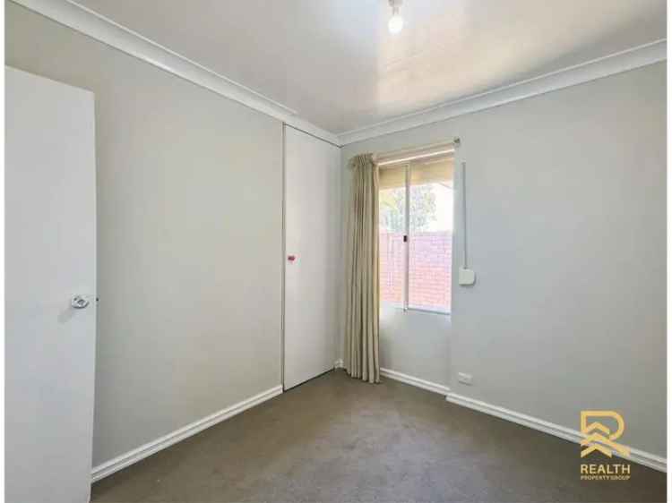 3 Bedroom Home in Thornlie - Spacious and Family Friendly