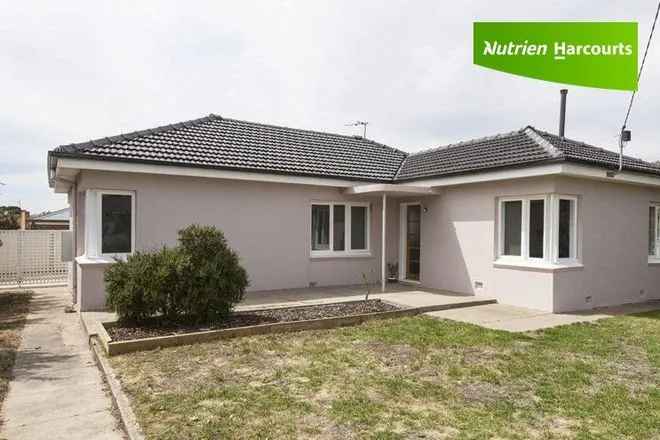 3 Bedroom Home with Open Plan Living, Modern Kitchen and Low Maintenance Yard