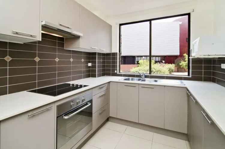 Sleek 2 bedroom apartment located moments to buzzing Surry Hills lifestyle hubs