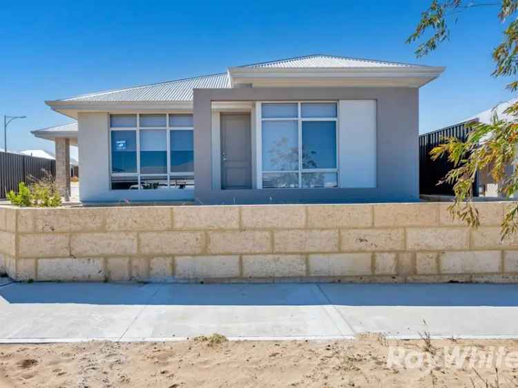 Stunning New Build Home in Madora Bay - Low Maintenance and Fantastic Location