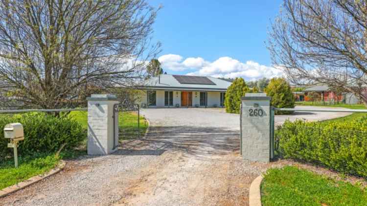 House For Sale in Tamworth, New South Wales