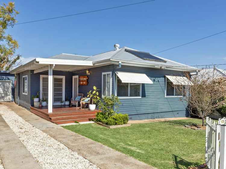 House For Rent in Tamworth, New South Wales