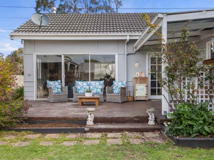 Charming Cottage on South Side