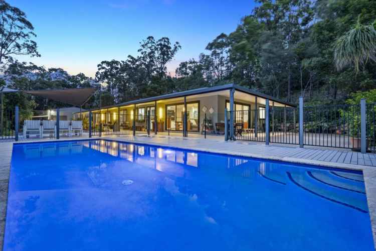 1.28Ha Gold Coast Sanctuary - Modern Home, Pool, Shed & More