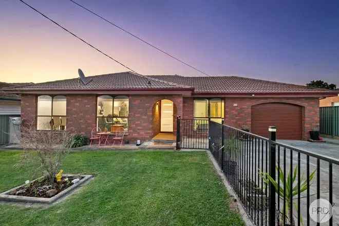 4 Bedroom Family Home in Sebastopol