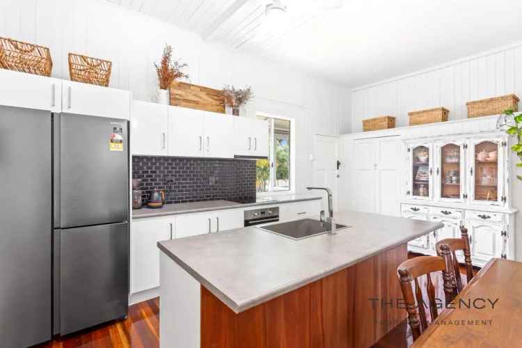 Renovated Queenslander Home with Modern Amenities in Lakes Creek