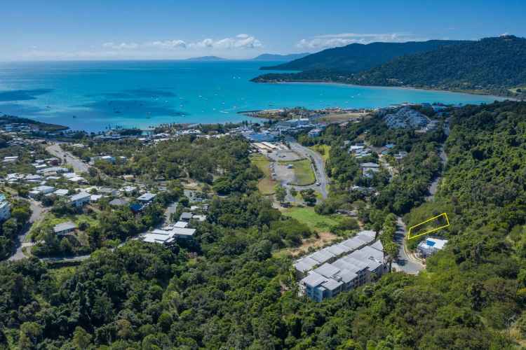 Large Sea View Block In Airlie Beach