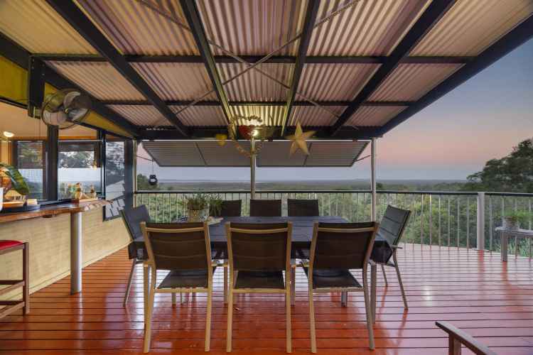 Noosa Hinterland Residence with Panoramic Ocean, Lake & Hinterland Views