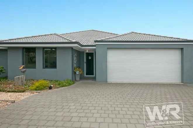 4 Bedroom Home with Office, R/c Aircon, Dishwasher, Large Patio, Powered Shed and Solar System