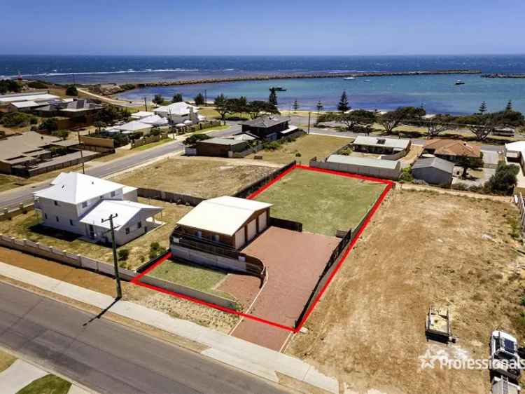 Land For Sale in Port Denison, Western Australia