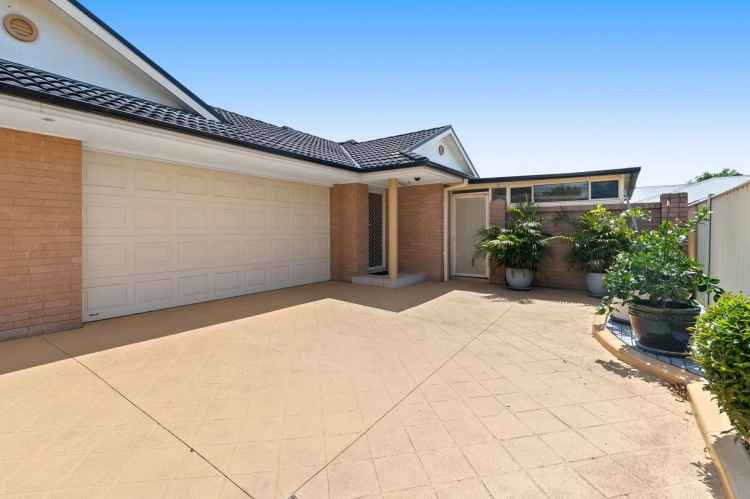 Real Estate For Sale - 2/4 Dwyer Avenue - Woy Woy , NSW