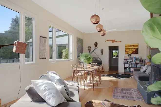 Charming Homestead with 360-Degree Views near Apollo Bay