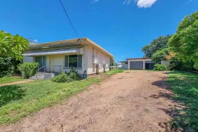 3 Bedroom Home with Modern Kitchen and Entertainment Area