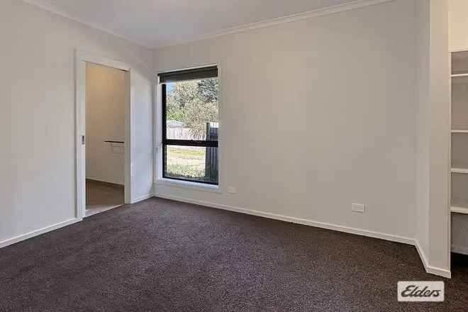 Modern 2 Bedroom Home with Ensuite and Walk-in Wardrobe