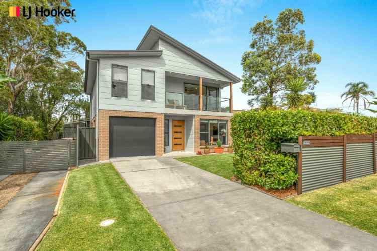 Modern Beachside Home in Culburra Beach -  Walk to the Beach & Enjoy Coastal Living