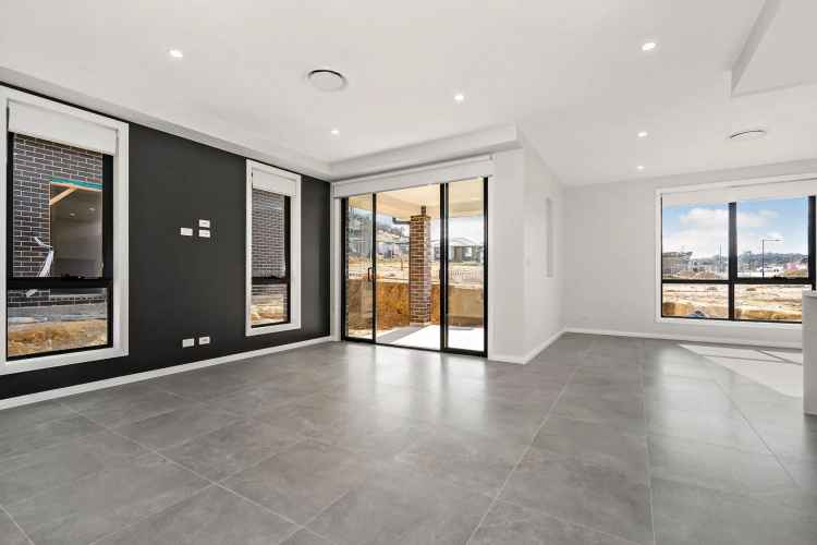 6 Bedroom Dual Living Home in Taylor, Gungahlin