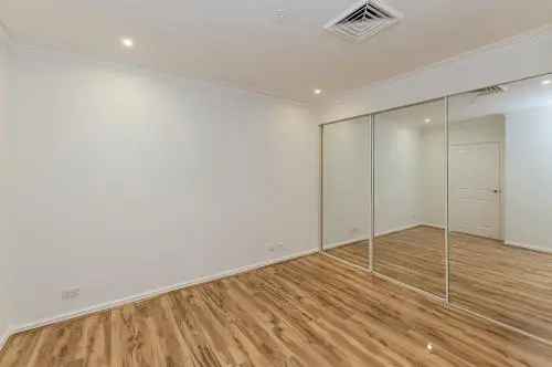 1 room apartment of 38 m² in Perth