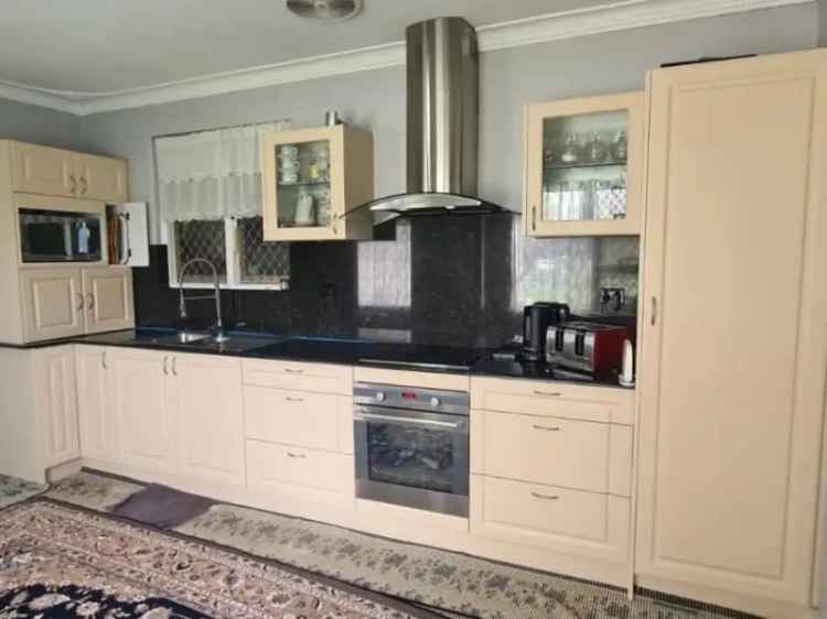 House For Rent in City of Gosnells, Western Australia