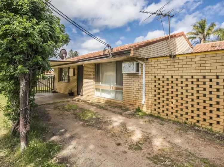 2 Bedroom Brick & Tile Home in Geraldton - Needs TLC