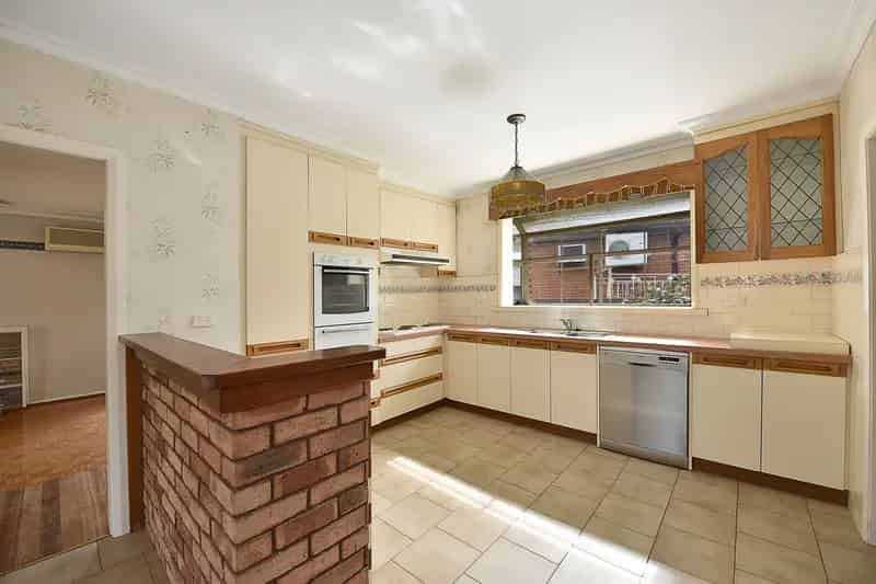 OUTSTANDING OPTIONS ON 915 SQM (APPROX.)
