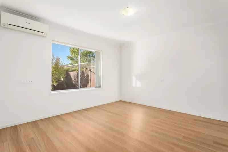 Real Estate For Lease - 1/36 John Holt Street - Macgregor , ACT