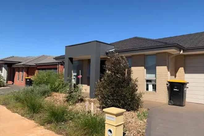 House For Rent , 20, Basingstoke Road, Melbourne, Victoria