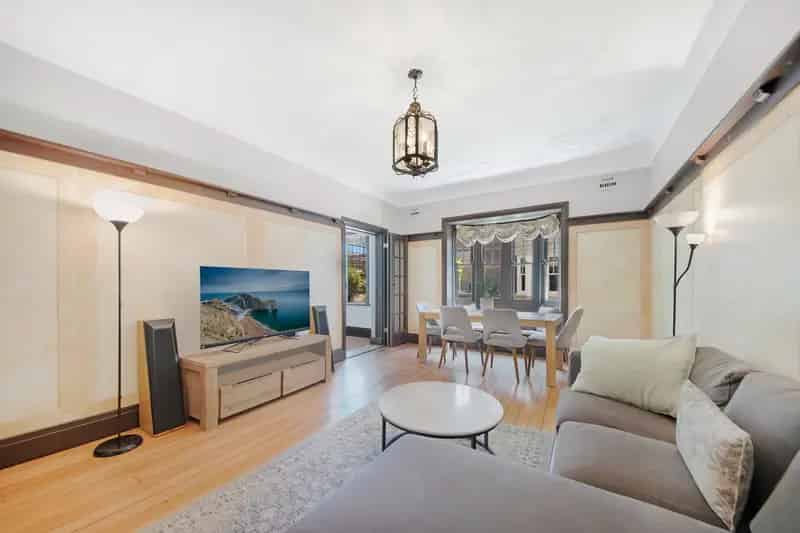 Lease Apartment in Waverton with Modern Amenities and Furnishings
