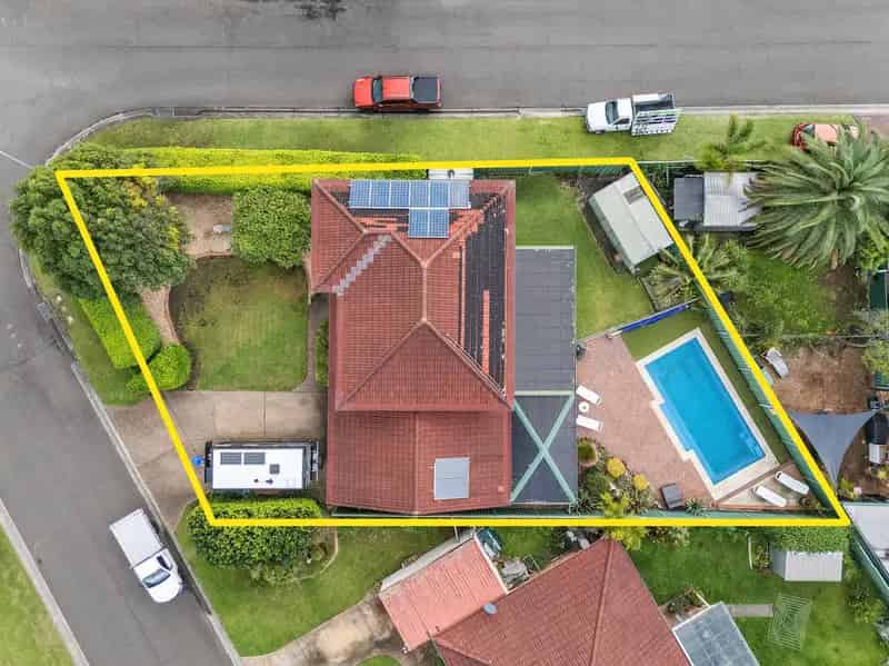 Freshly Renovated Family Entertainer with Pool, Side Access & More