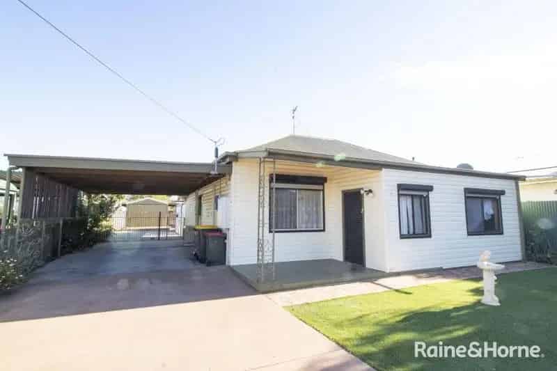 Ideal First Home!