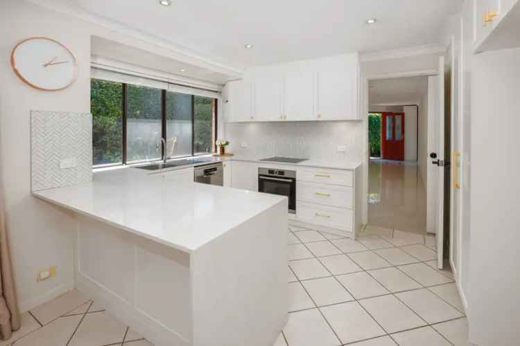 3 Bed House Wahroonga NSW - Modern Renovation - Near Station