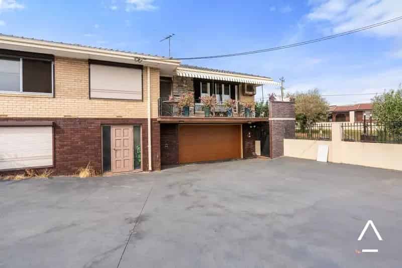 House For Sale - 392 Carrington Street, Hamilton Hill WA 6163
