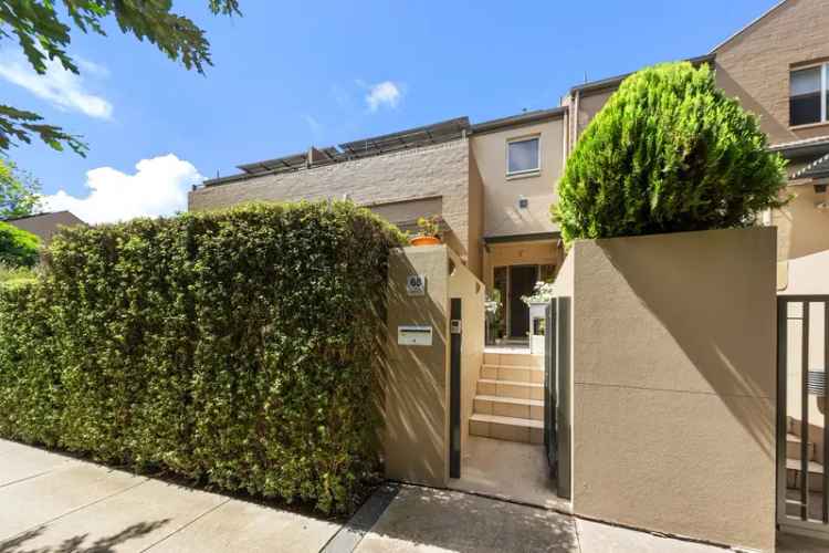 Stunning Townhouse near O'Connor Oval