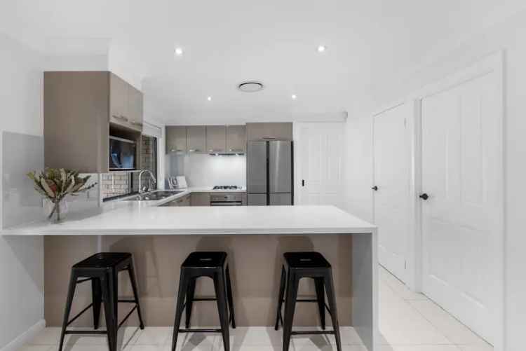 Modern 3-Bedroom Family Home in Currans Hill