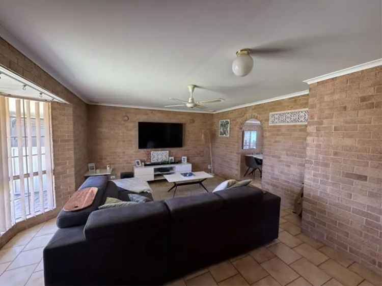 House For Sale in Geraldton, Western Australia