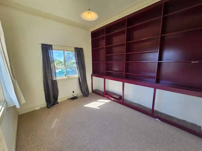 SPACIOUS  4 BEDROOM HOME ON CORNER BLOCK