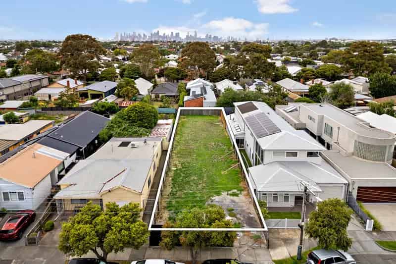 Yarraville Dream Home Build - 5 Beds, 3+ Living, Pool