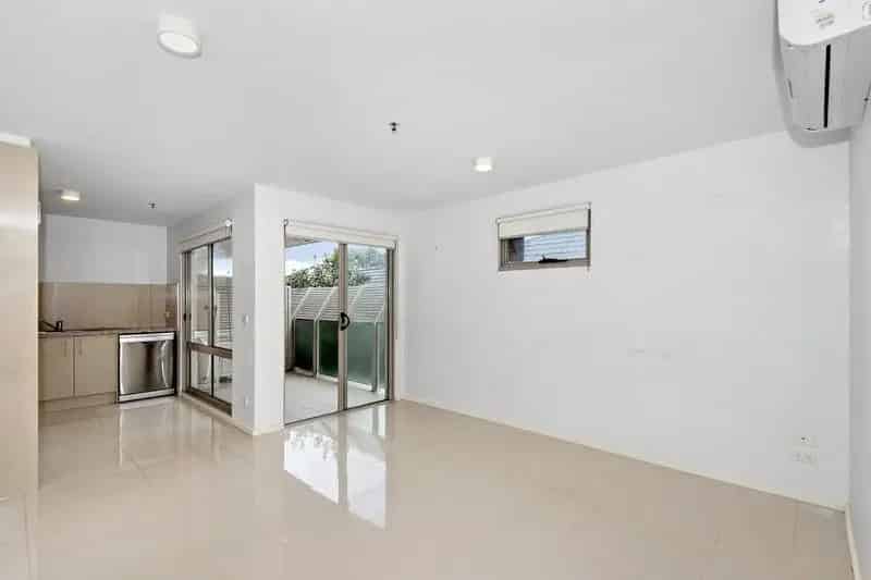 Stylish 1 bedroom apartment in the heart of Dandenong