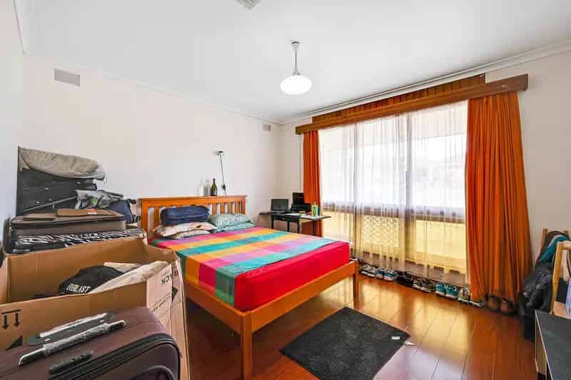 Charming 3 Bedroom, 1 Bathroom Home for Rent in Rostrevor