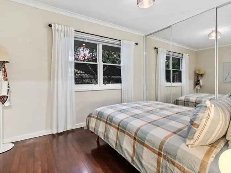 Charming 3-Bedroom Home near Canning River