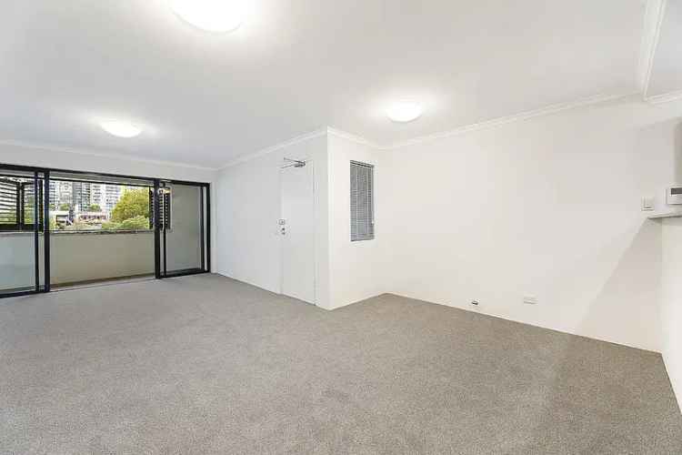 Spacious 1-Bedroom Apartment in Pyrmont Sydney