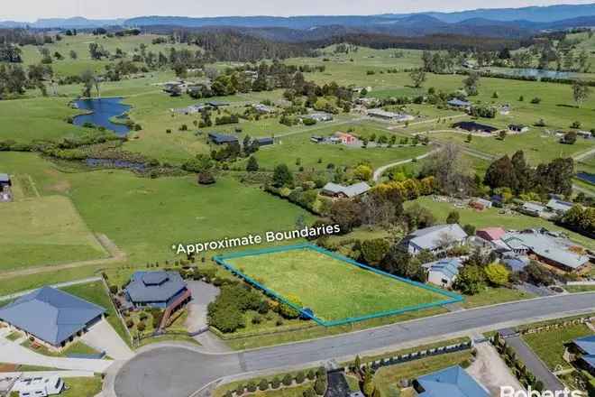 Land For Sale in Sheffield, Tasmania