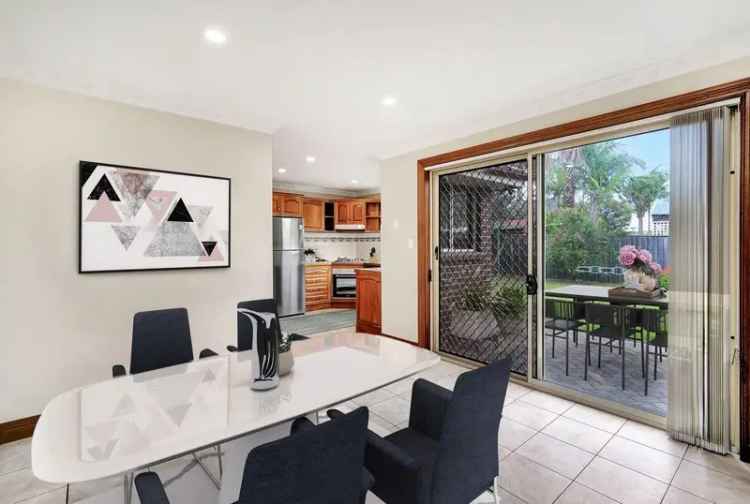 Lease Stylish Semi Detached Family Home in Woonona NSW